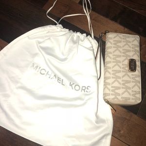 Micheal Kors wallet
